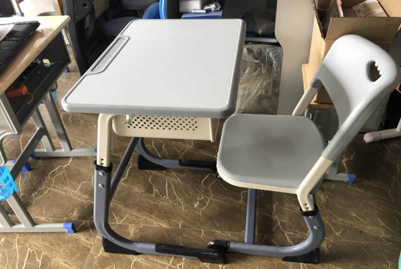 学校——定制款式课桌椅